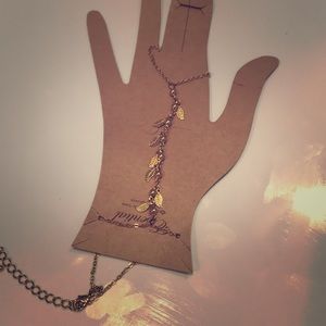 Hand jewelry